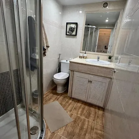 Carlos, Americas, Garden View Apartamento